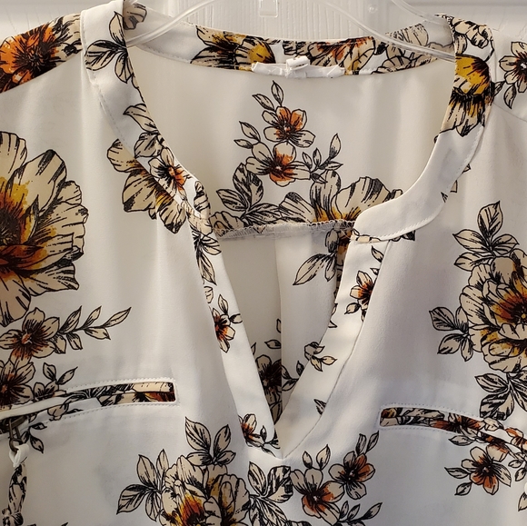 NWOT Maurices Floral Blouse - Picture 3 of 7